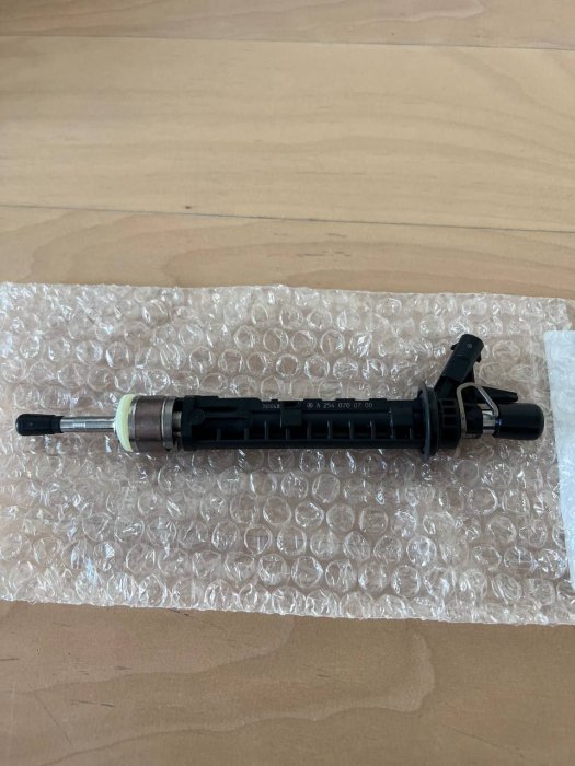 Картинка форсунка топливная mercedes-benz a2540700700 (a 254 070 07 00) 0261500810