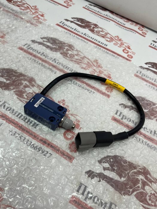 Картинка запчастей: Датчик ручного тормоза Manitou 279812 / Schneider Electric / Telemecanique XCMD211AS62 для Manitou MLT-X 630, Manitou MLT-X 731
