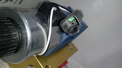 Гидравлический клапан EATON VICKERS MCD-9099 ( 13723 ) 02-187083 REV E + гидрораспределитель EATON VICKERS DG4V 5 OA M KUP6 D2 G6 20 + предохранительный клапан ( M734 ) RV3A-10-1-0-36/20 