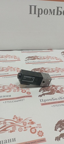 Пневмораспределитель с электрическим управлением / клапан пневматический Bosch Rexroth 0820005151 ( 1824 210 104 + 1827 414 004 )