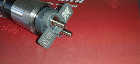 Топливная форсунка John Deere RE529118 (RE524382) аналог: Denso 095000-880 (095000880), 095000-6490 (0950006490), DZ100217