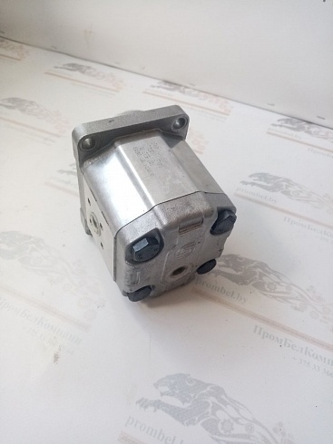 Изображение запчастей: Гидромотор шестеренный Sauer Danfoss SNM2/8 CO02 LFU1