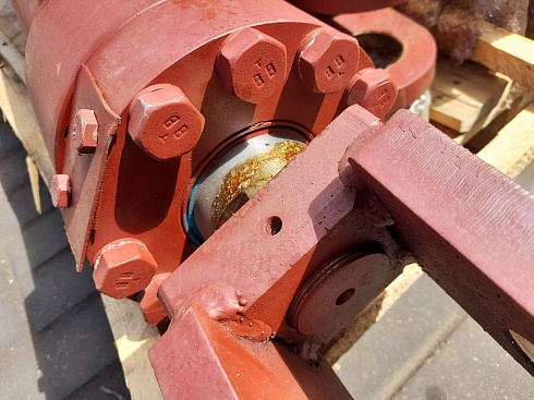 Изображение запчастей: Гидроцилиндр стрелы ЦГ-140.80х800.18-02 правый (634.140-80-800-01) для погрузчика Амкодор 352, 352С, 352Л Усиленный